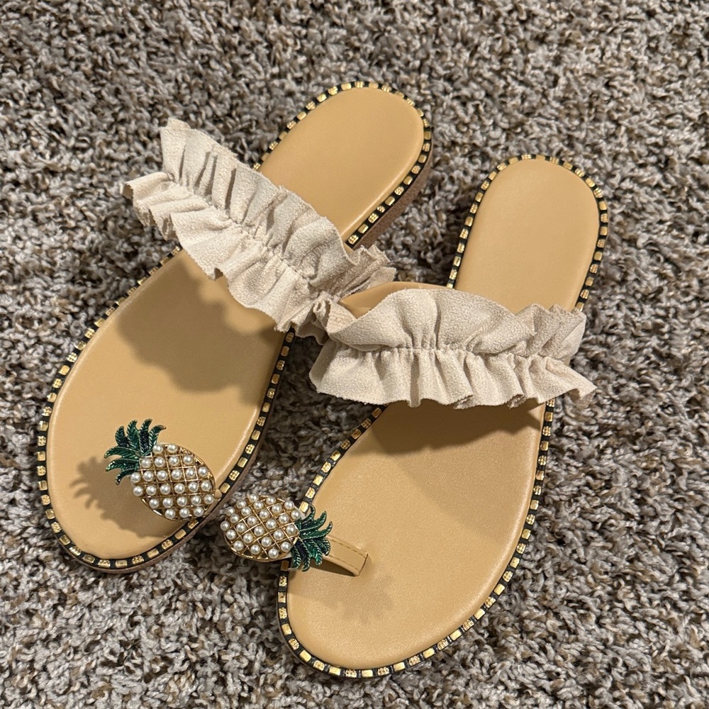 Elegant Cream Sandals with Pineapple Accent